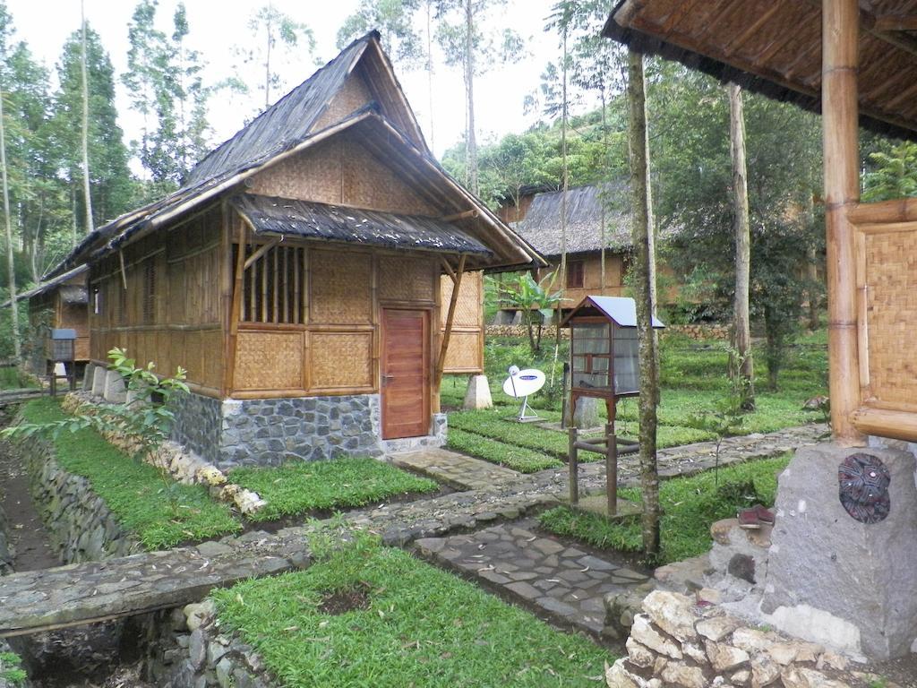 Villa Kampung Karuhun Sutan Raja Бандунг Экстерьер фото