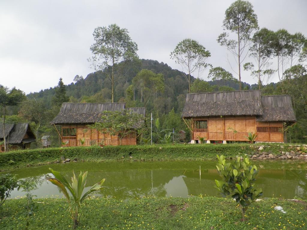 Villa Kampung Karuhun Sutan Raja Бандунг Экстерьер фото