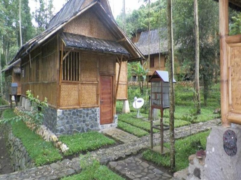 Villa Kampung Karuhun Sutan Raja Бандунг Экстерьер фото